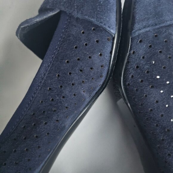 Vaneli Navy Blue Suede Buckle Square-Toe Low Kitten Heel Pumps Women's Size 9M - Picture 9 of 14